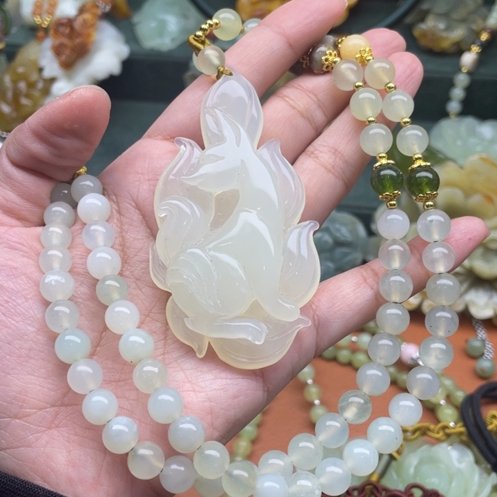 蛇纹石玉吊坠合金