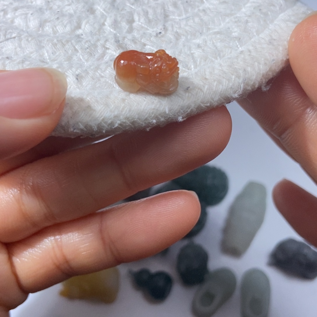 定制翡翠未镶嵌翡翠