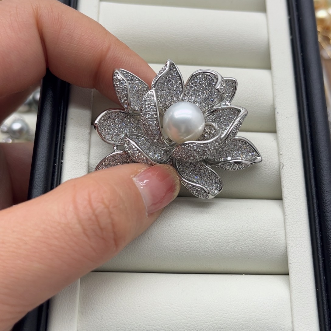 海水珍珠胸饰合金