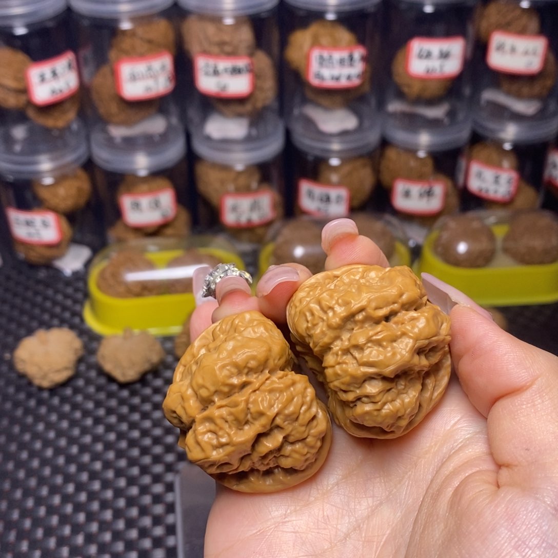 文玩核桃吊坠蛤蟆头肚子45边42.9