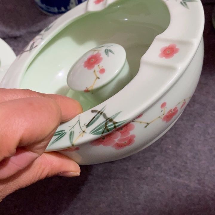 摆件骨瓷绿稀土翠竹红梅雪茄缸