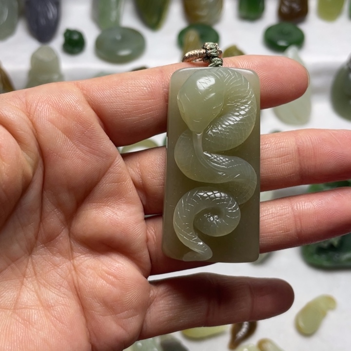 颈饰未镶嵌和田玉