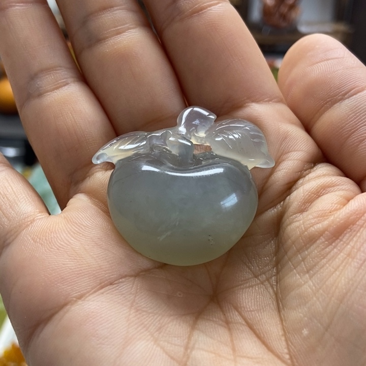 你***岛未镶嵌蛇纹石玉颈饰
