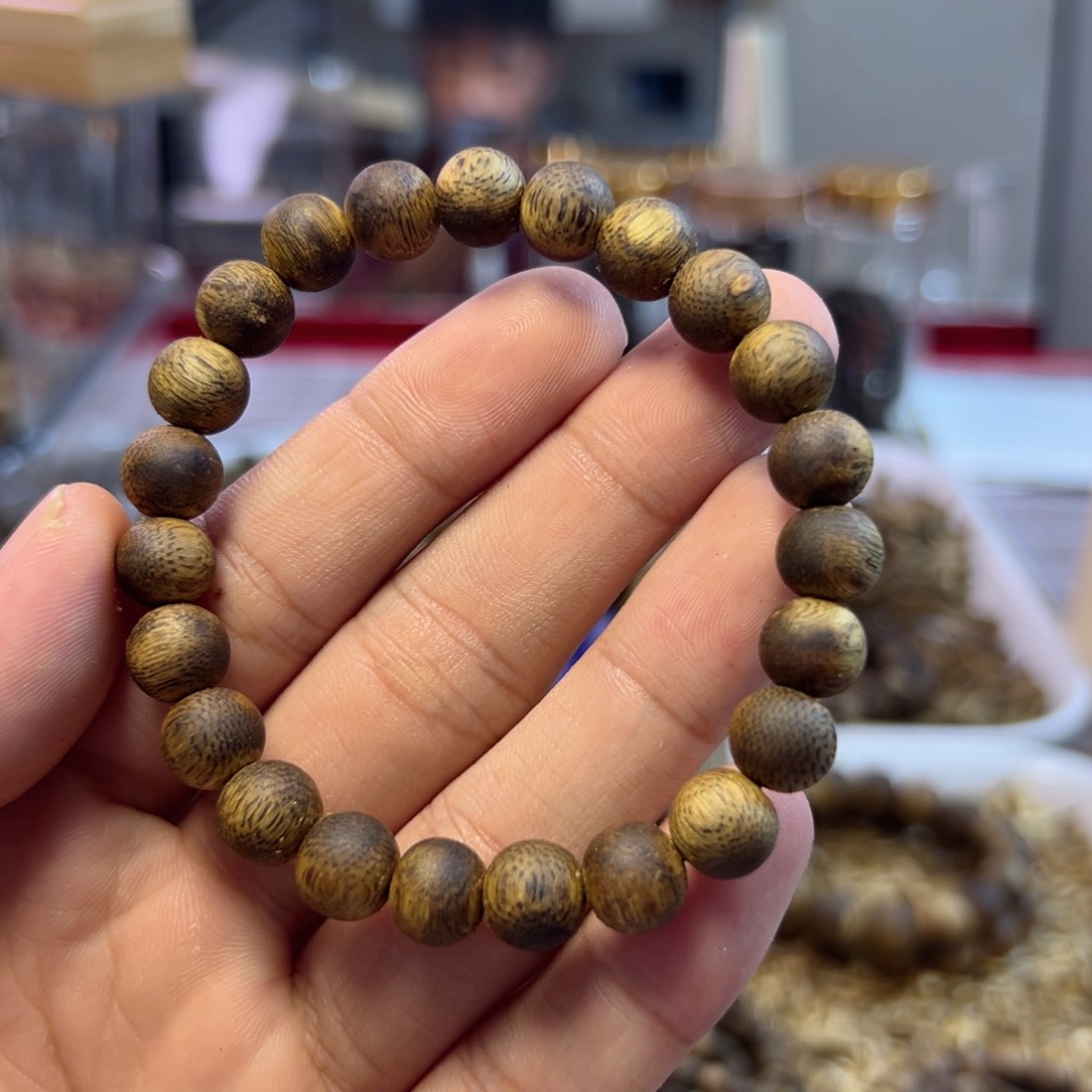 沉香碎屑沉香L****r0.9 7克+