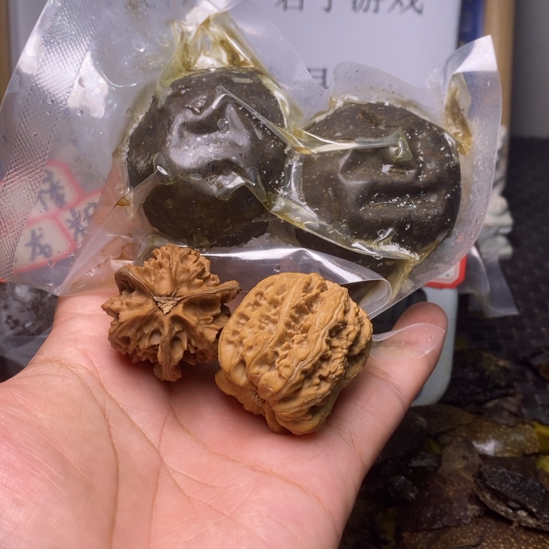 赛***罗吊坠文玩核桃文玩