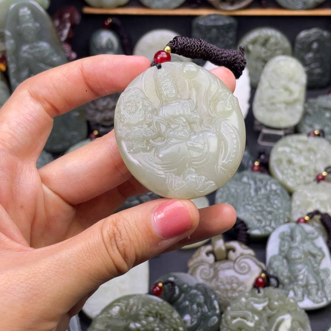 和田玉颈饰未镶嵌