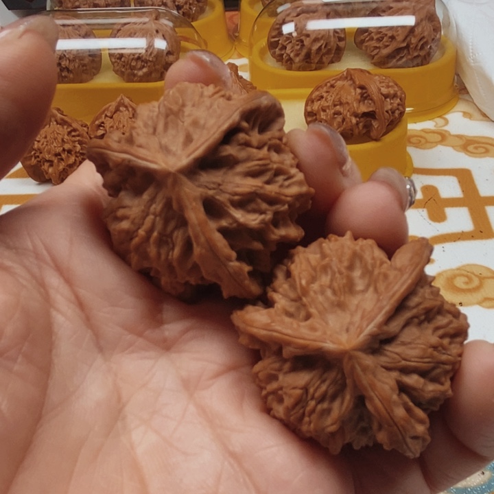 文玩核桃吊坠盘山三棱