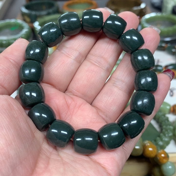 和田玉未镶嵌珠宝奇石