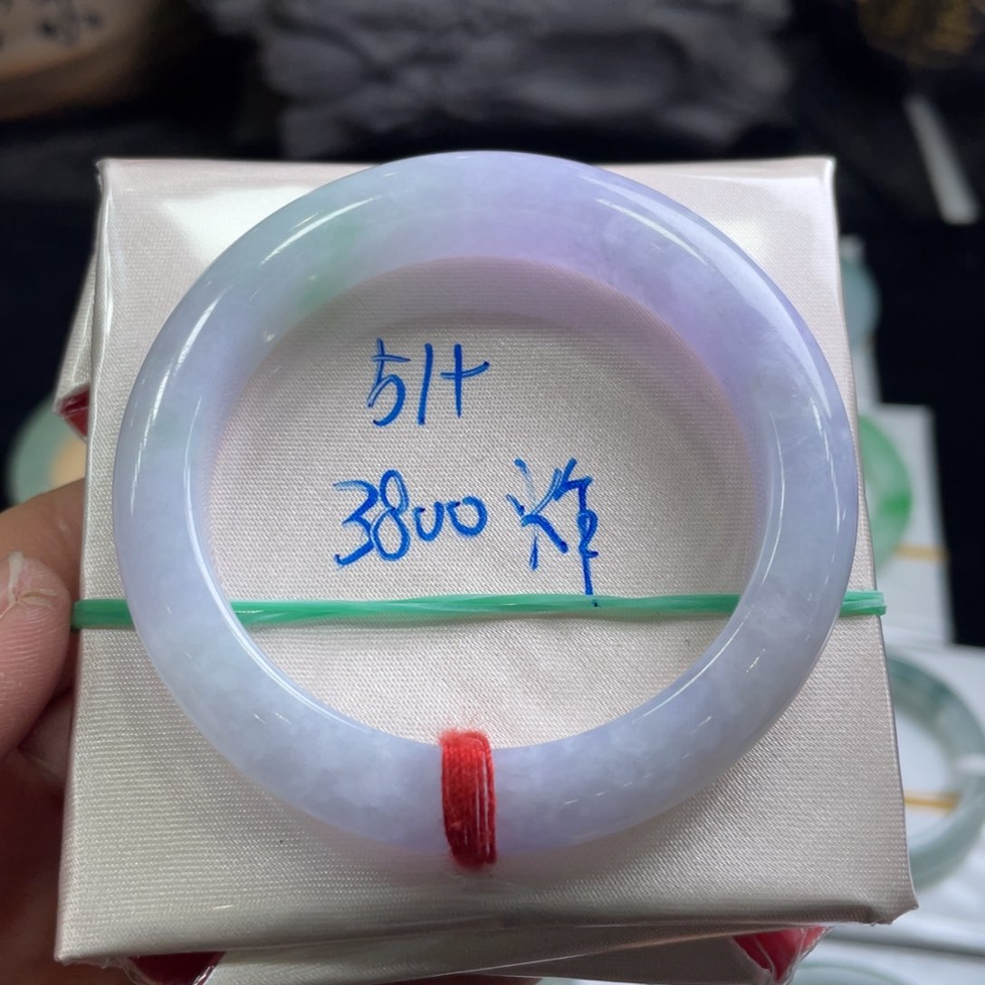 翡翠手镯未镶嵌翡翠手镯