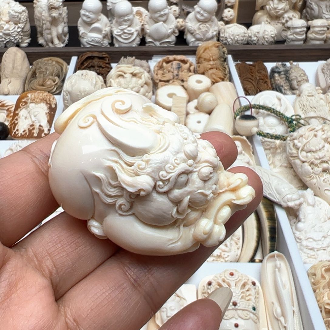 白玉菩提吊坠煜*。猛犸