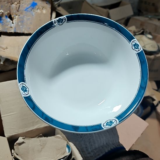 绿泥盘子碗茶壶啥都有