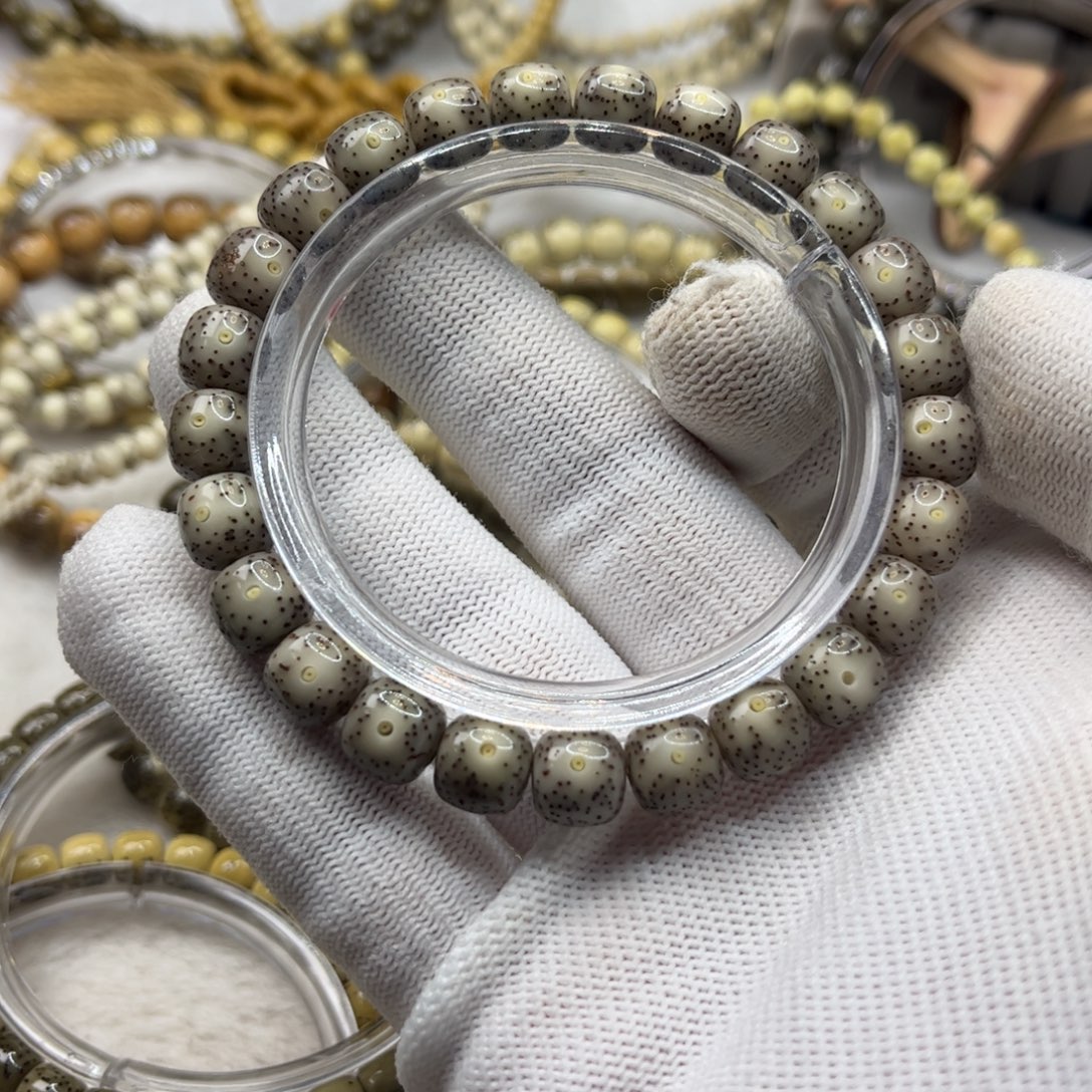 吊坠星月菩提石玉料灰冰