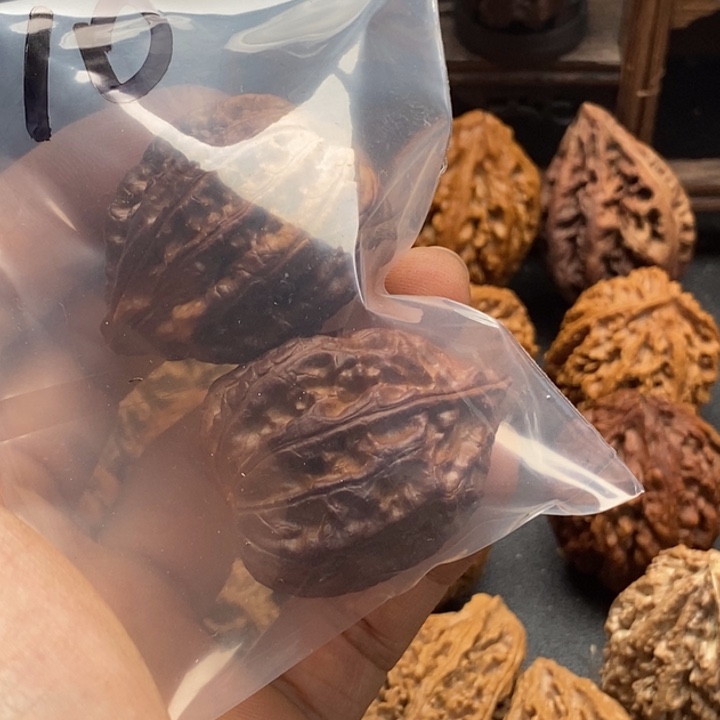 文玩核桃吊坠犟*磕尖10