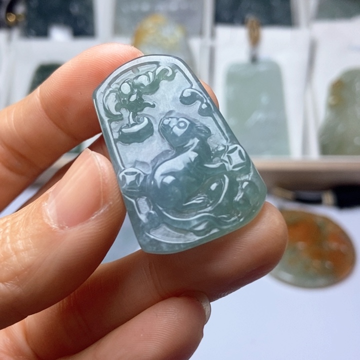 翡翠未镶嵌颈饰翡翠