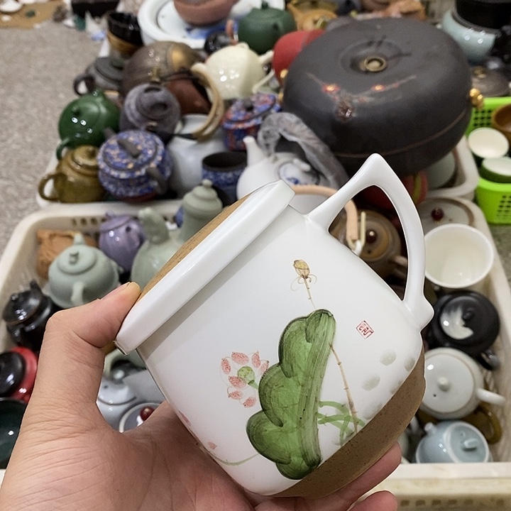 陶瓷艺术品及陶瓷壶