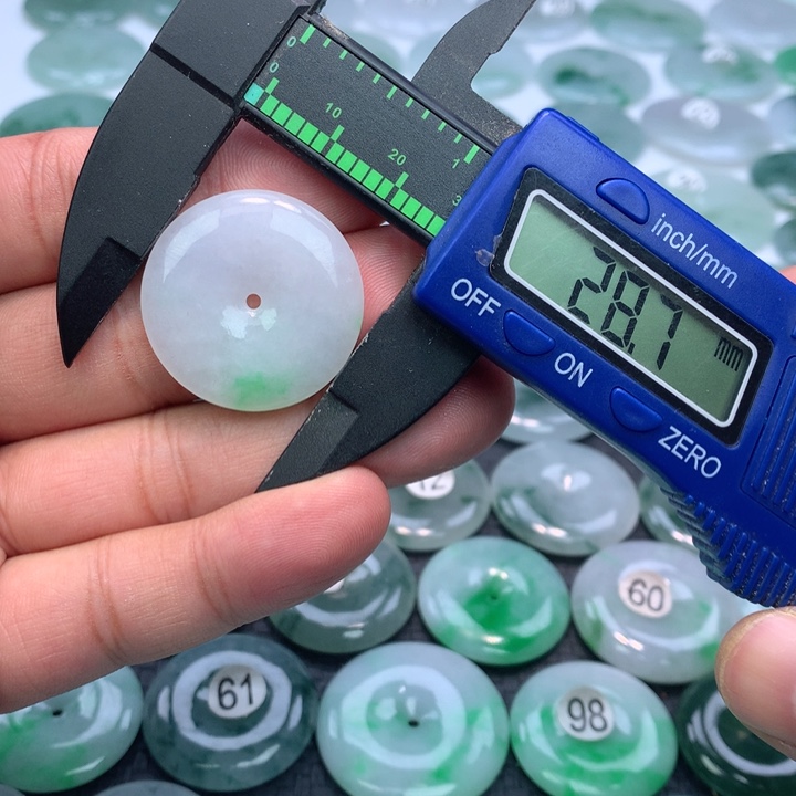 翡翠颈饰未镶嵌缅甸天然A货翡翠