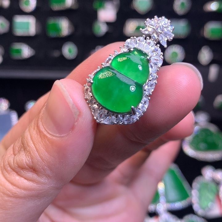 【闪购商品】翡翠颈饰银S925镶嵌天然翡翠