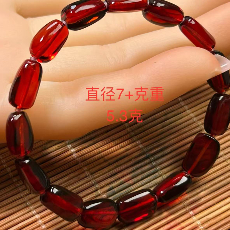 【萍姐珠宝】缅甸琥珀天然原矿精品特色干放血珀酒红色随型手串