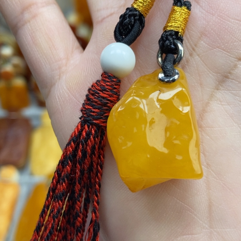 【闪购商品】琥珀颈饰未镶嵌
