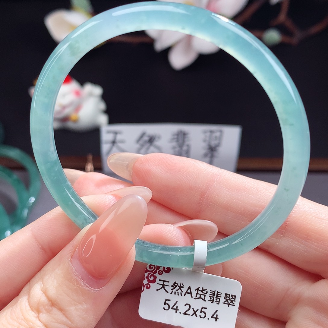 翡翠手镯（圆镯）未镶嵌