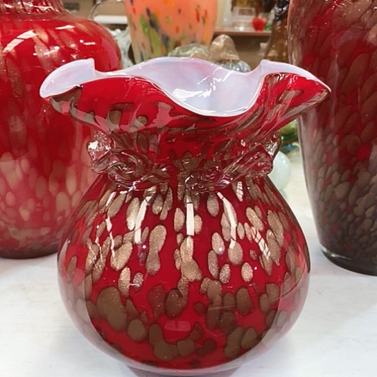 琉璃花瓶高20厘米口径9厘米