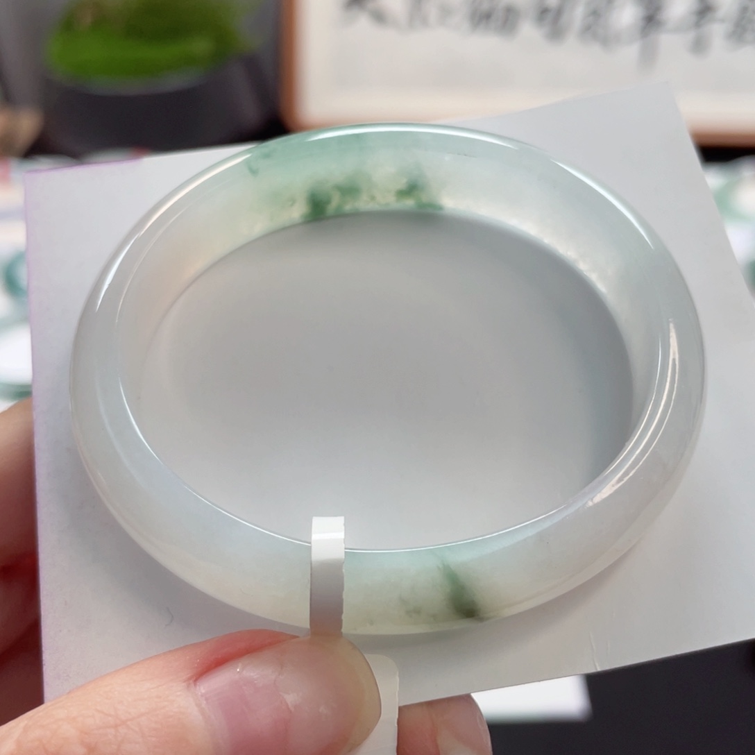 【闪购商品】翡翠手镯未镶嵌V****O54贵妃冰透飘绿花圈粉
