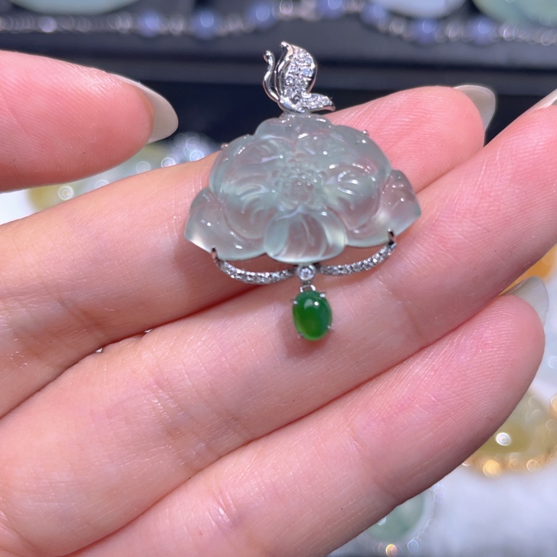 颈饰18K金镶嵌翡翠翡翠