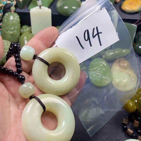 未镶嵌蛇纹石玉手链