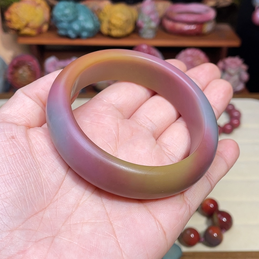 云***雪玛瑙/玉髓未镶嵌珠宝半成品盐源玛瑙手镯