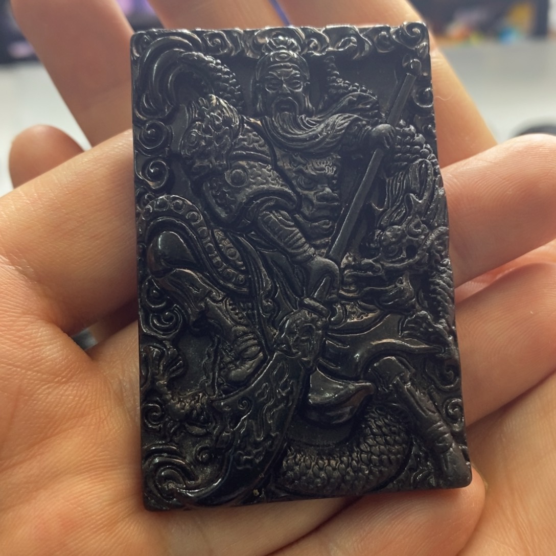 拉***v翡翠未镶嵌颈饰关公