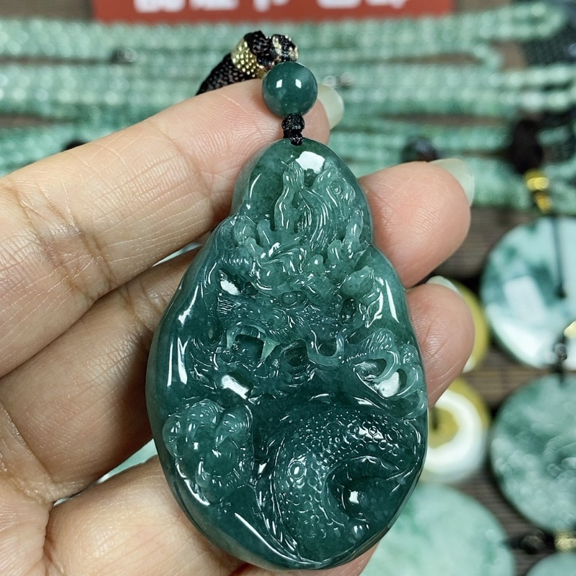 【闪购商品】翡翠颈饰未镶嵌玉吊坠翡翠玉随性龙牌