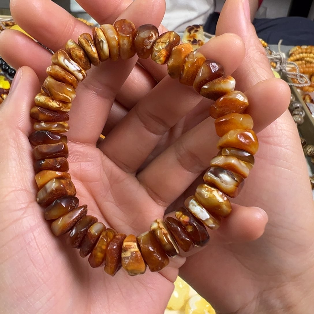 蜜蜡裸石未镶嵌蜜蜡