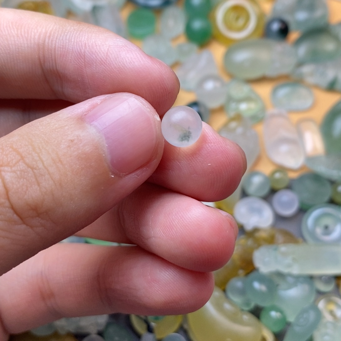 定制翡翠未镶嵌珠子