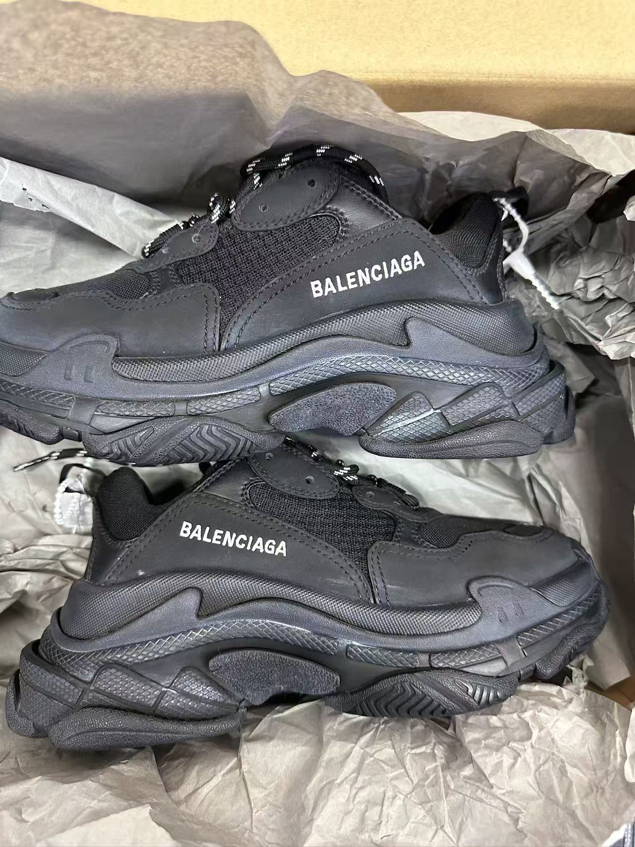 99新 Balenciaga/巴黎世家 38码 Triples运动鞋黑色 99新 00013