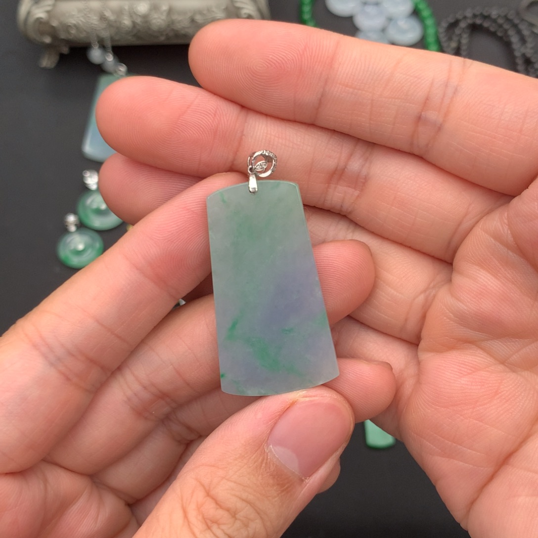 爱***钱翡翠18K金镶嵌吊坠(不含链)