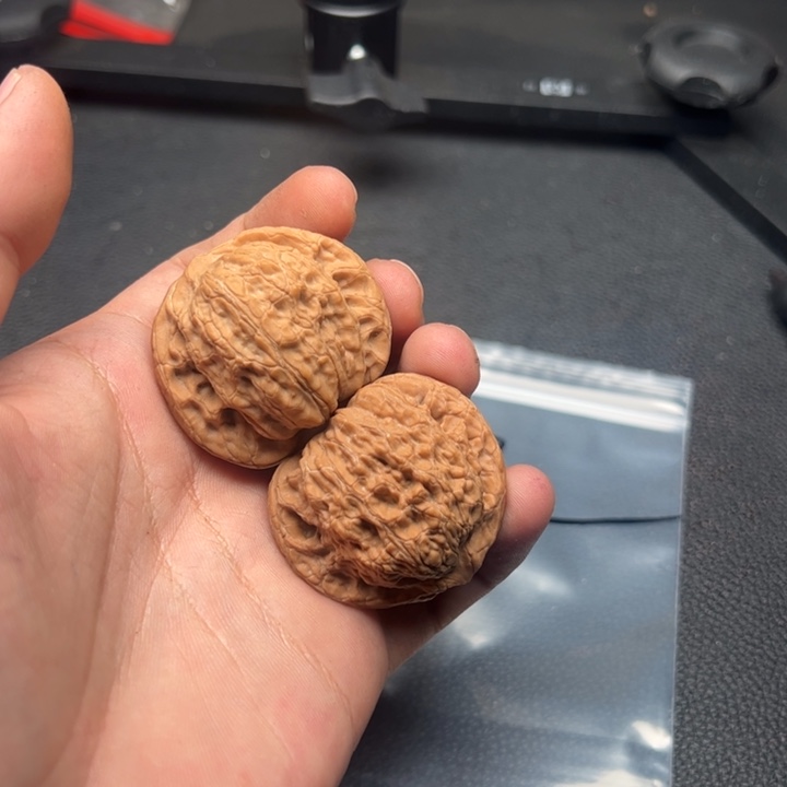 文玩核桃吊坠浮***淡2号核桃