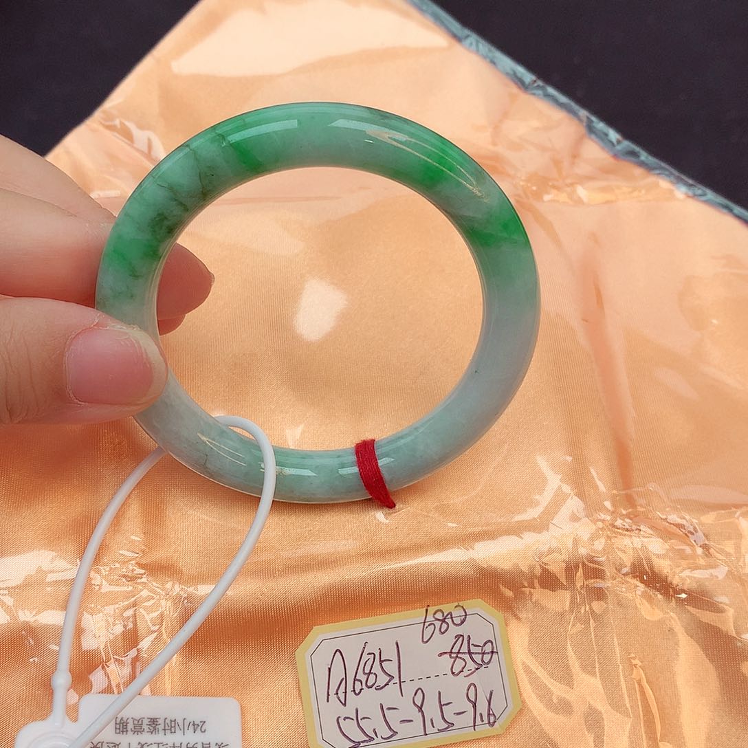 翡翠手镯未镶嵌天然缅甸翡翠A货