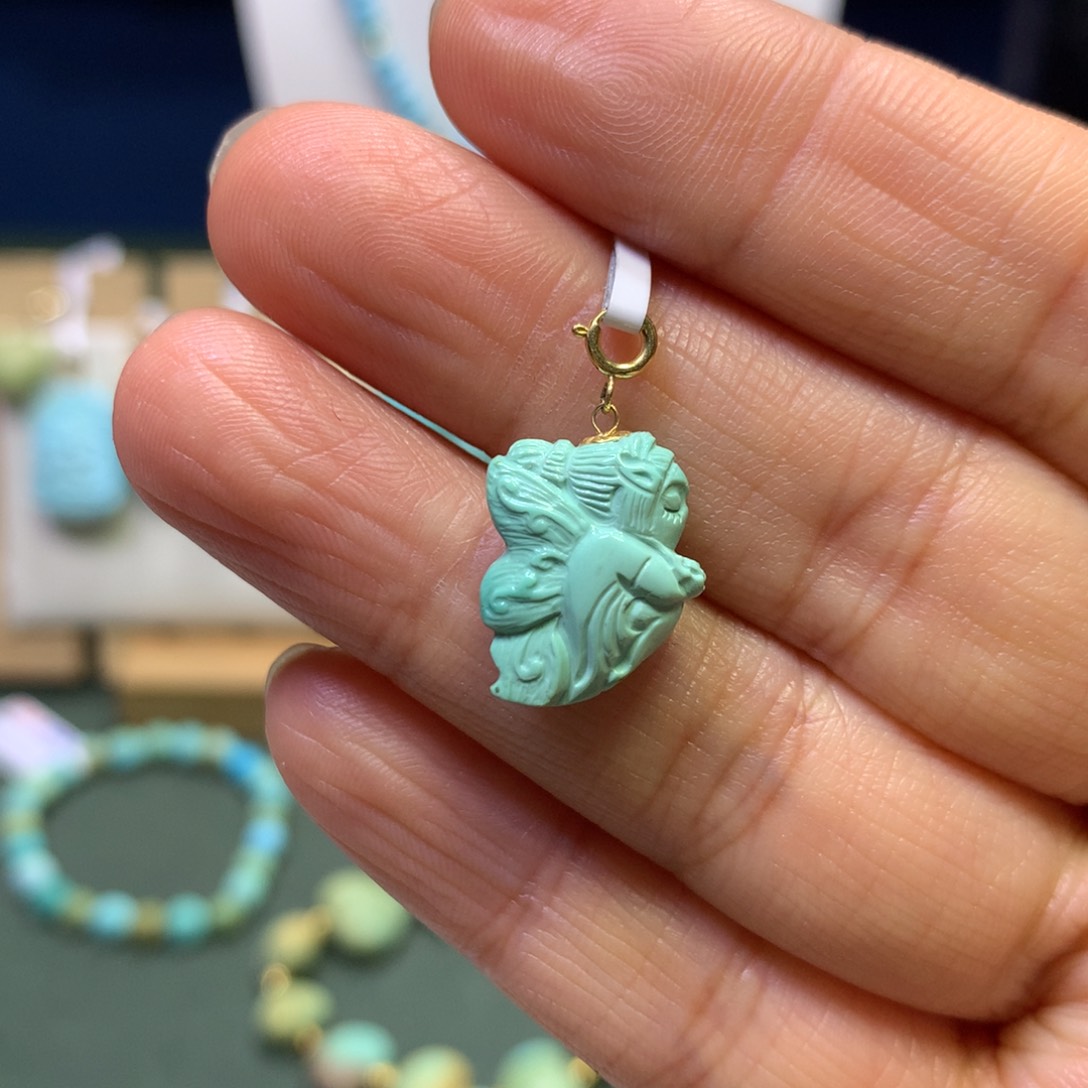 绿松石挂件18K金镶嵌