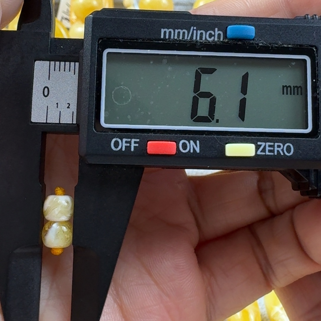 蜜蜡未镶嵌裸石20杂