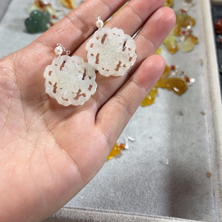 蛇纹石玉耳饰未镶嵌