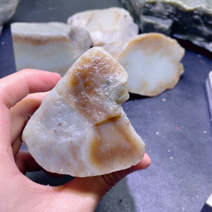 和田玉（糖玉）未镶嵌珠宝半成品