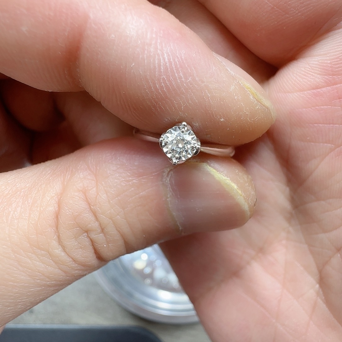 钻石戒指/指环18K金镶嵌