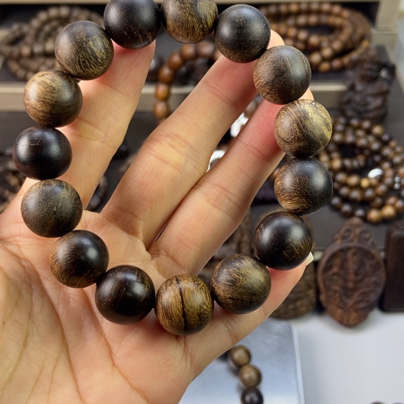 【闪购商品】沉香手串妙*?越南白棋