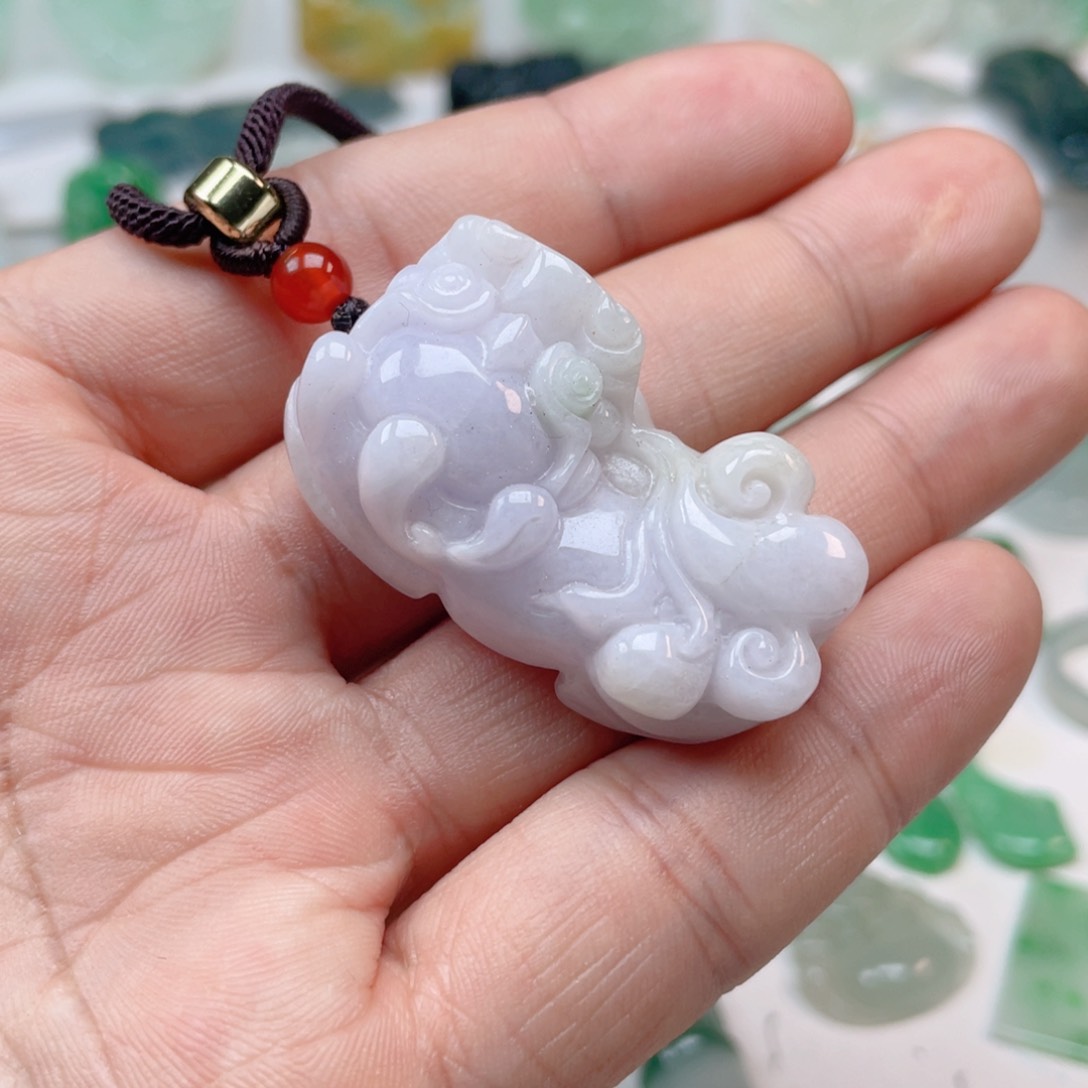 翡翠颈饰未镶嵌貔貅