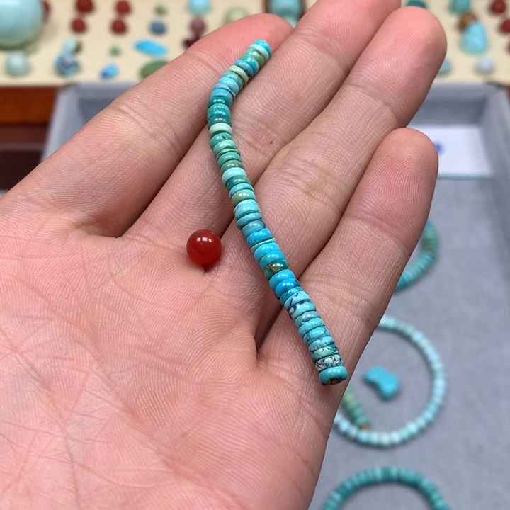 南红玛瑙配饰未镶嵌