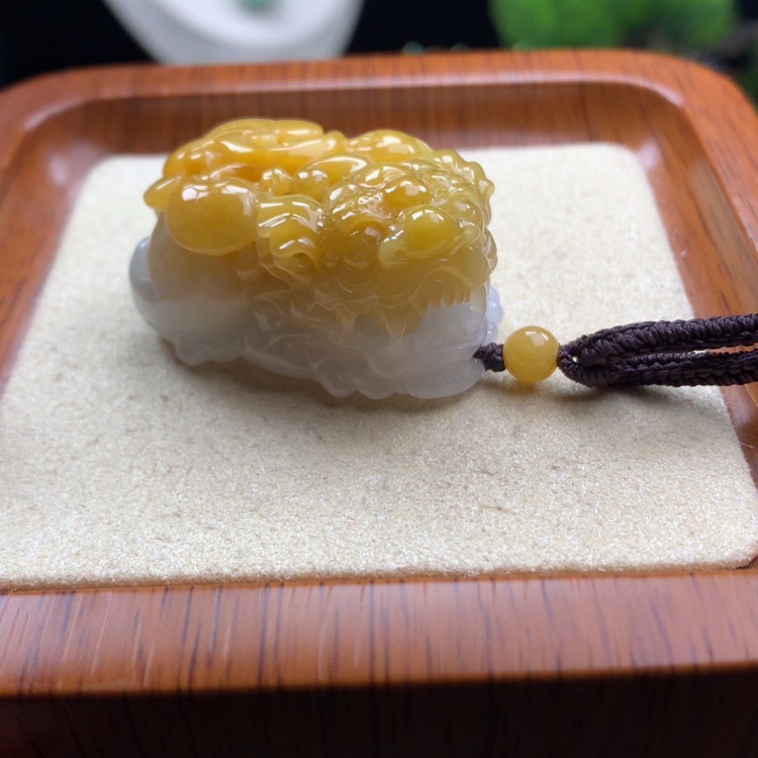 翡翠未镶嵌颈饰翡翠4