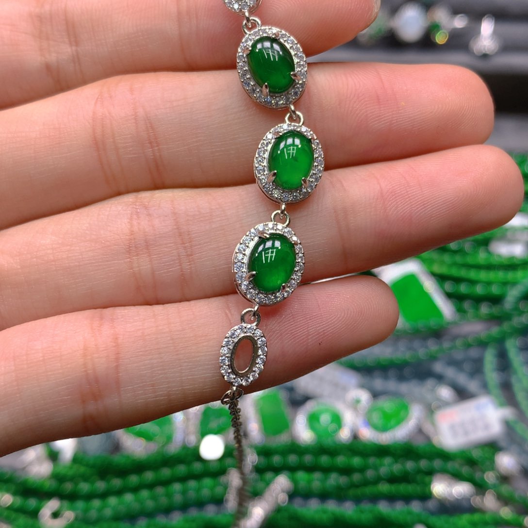 翡翠手链未镶嵌天然翡翠