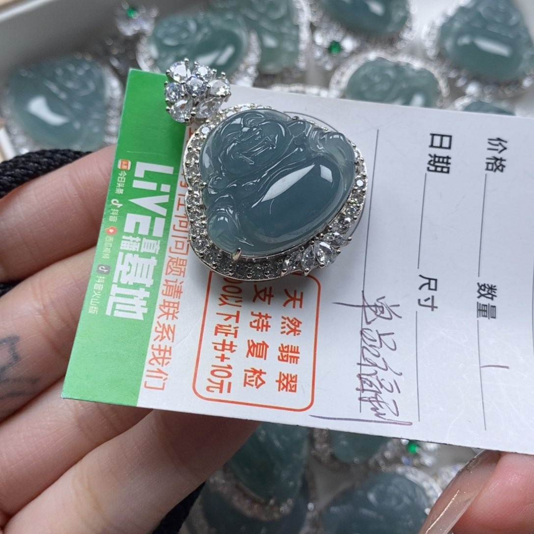 翡翠颈饰未镶嵌眉****点翡翠