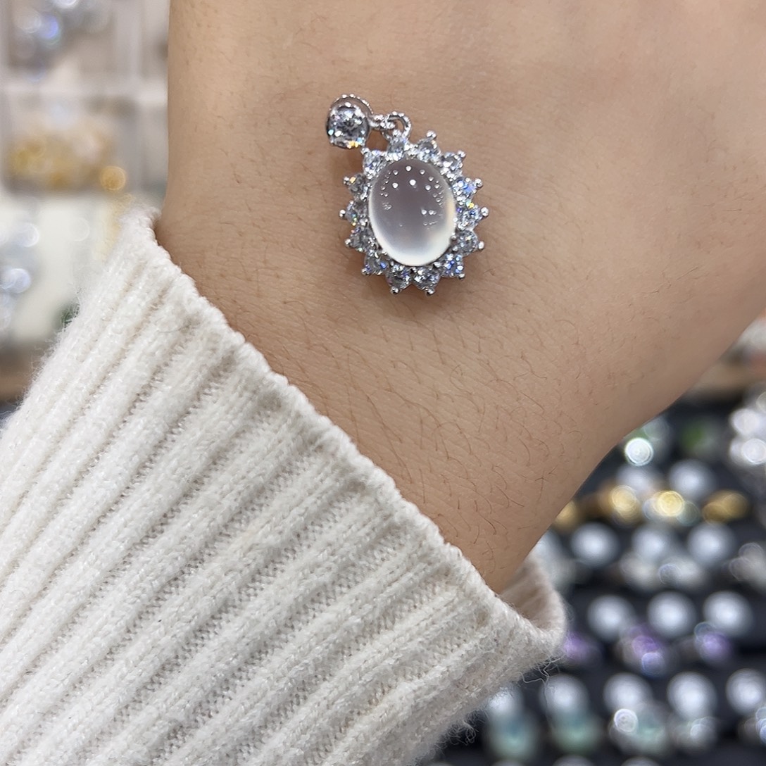 ****豆岫玉银S925镶嵌吊坠(赠链)