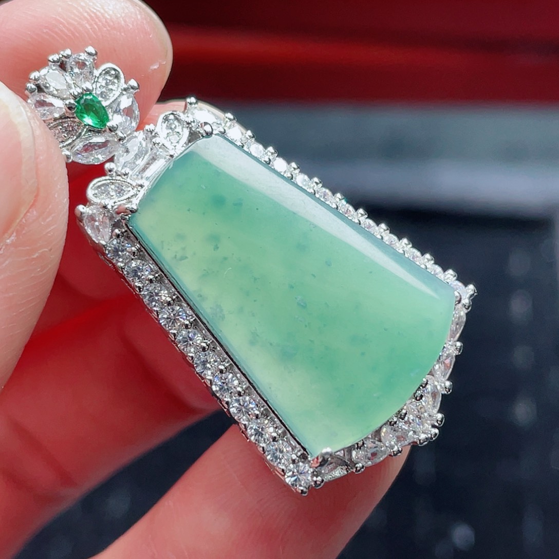 翡翠颈饰未镶嵌303，